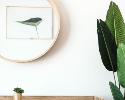 Neutraal interieur gemeubileerde huurwoning