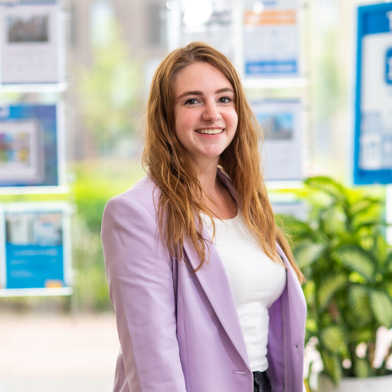 Kelly Steenbeek - Commerciële binnendienst/Verhuurmakelaar bij Interhouse