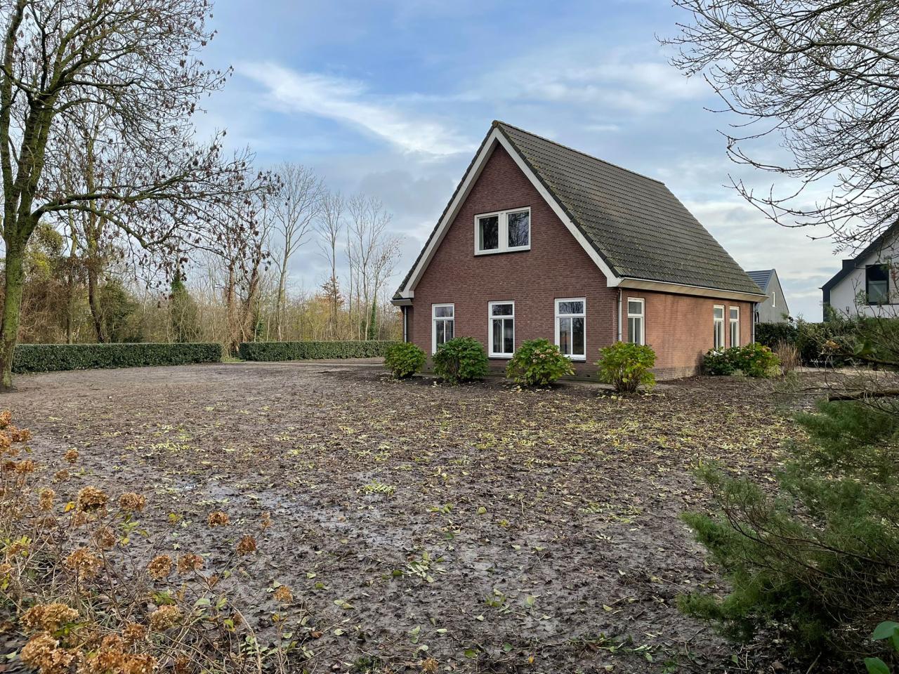 Hoofdweg, Nieuw-vennep